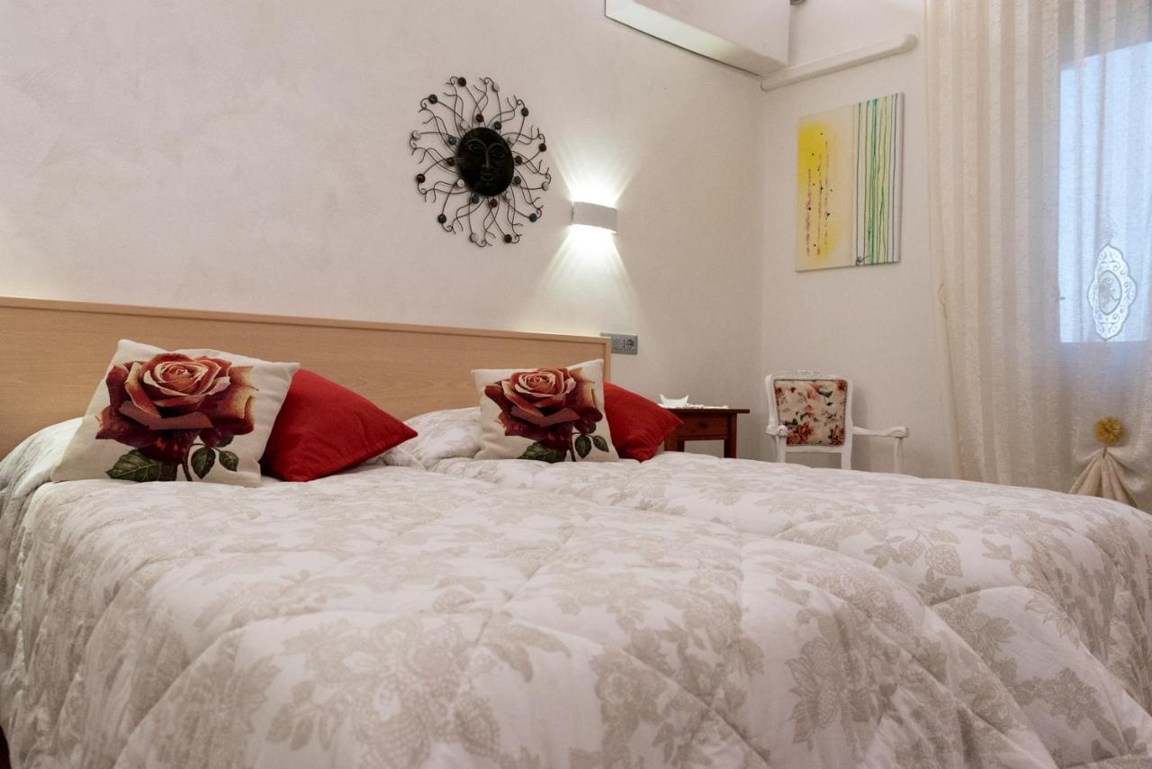 Bed & Breakfast Delle Rose Конельяно Экстерьер фото
